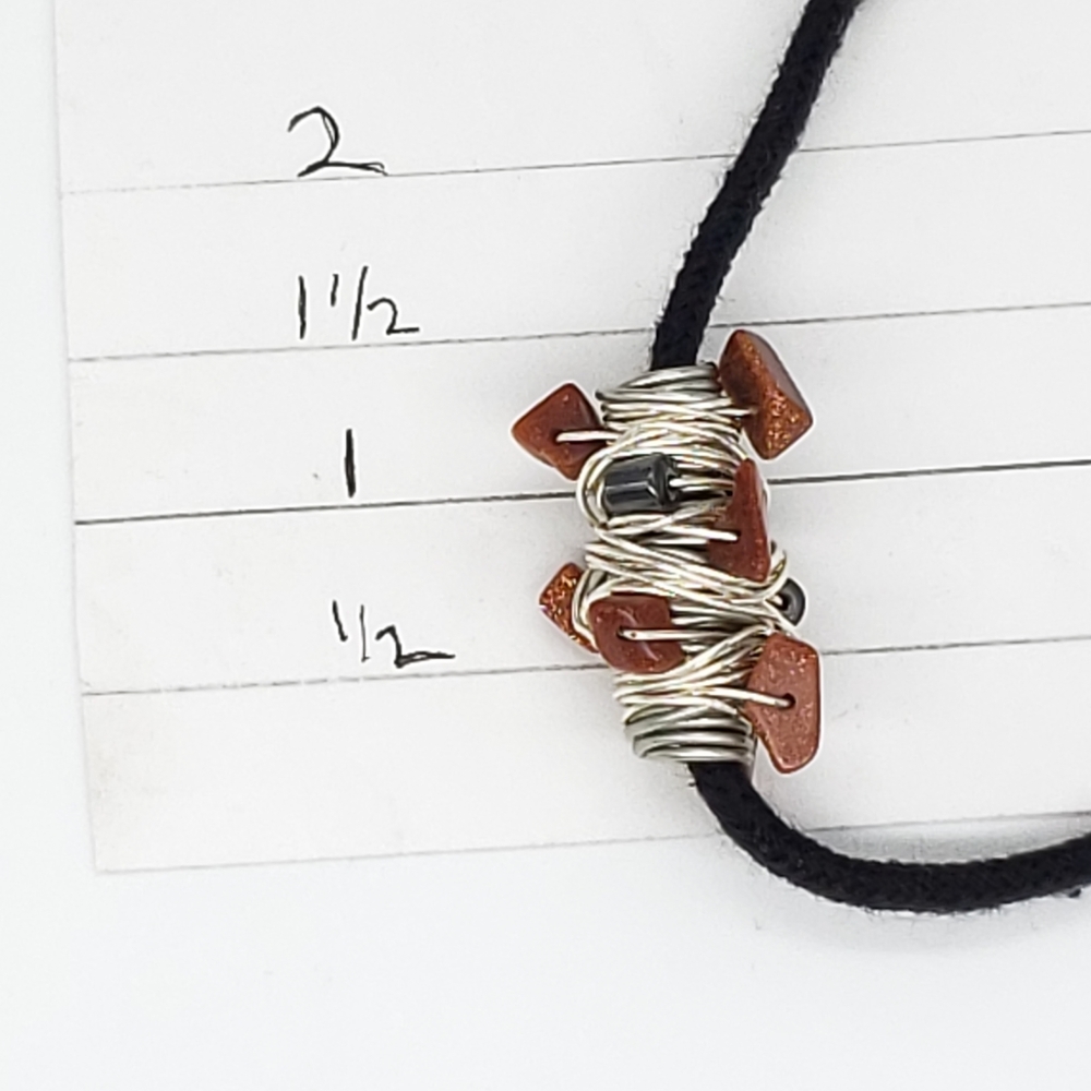 Chaos Focal Bead Necklace - Picture 7 of 10